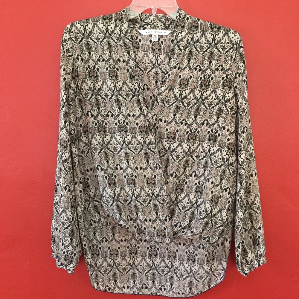 Max Studio NWOT printed blouse